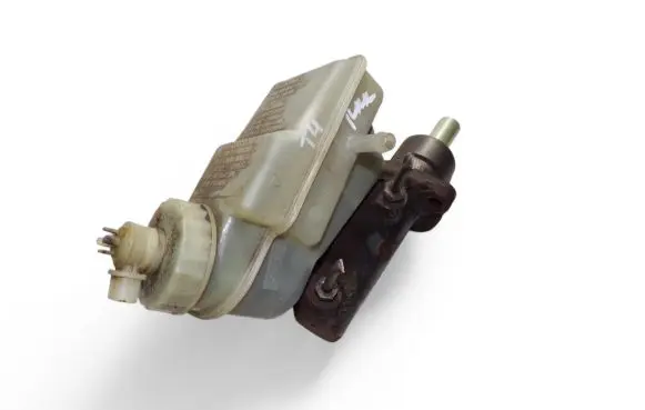 Volkswagen Transporter - Caravelle T4 Master brake cylinder 701611303