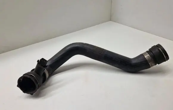 BMW 5 E39 Engine coolant pipe/hose 1436373