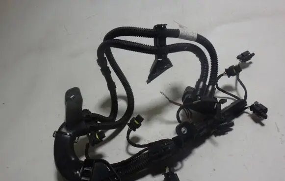 BMW X1 F48 F49 Fuel injector wires 8634246