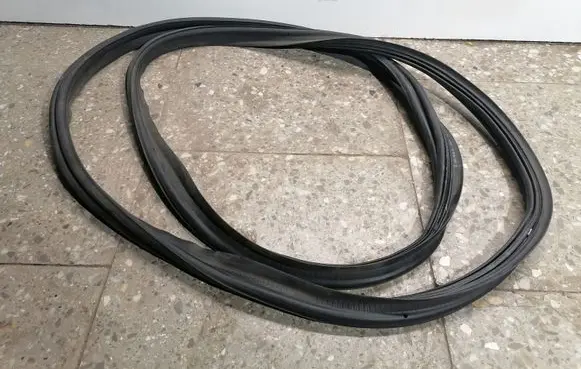 Mercedes-Benz C W205 Trunk rubber seal (body) A2057400600