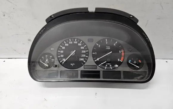 BMW 5 E39 Speedometer (instrument cluster) 87001313