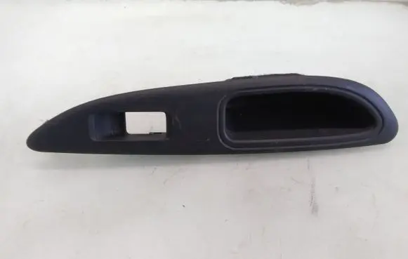 Nissan Primera Rear door window switch trim 82961AV760