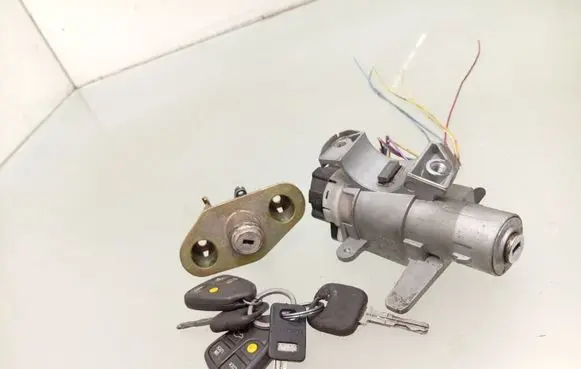 Volvo S80 Ignition lock 8626324