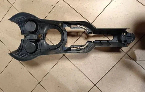Mitsubishi Colt Center console 8011A288 1229261