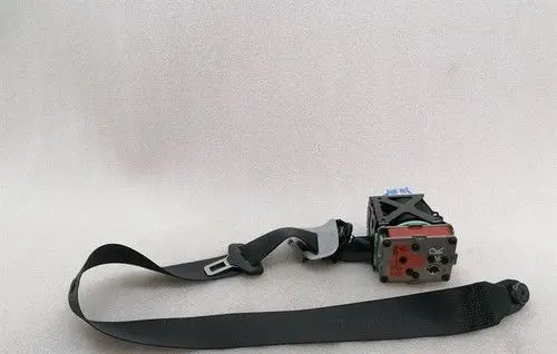 Aston Martin DB11 Front seatbelt buckle FD43611B68AAW