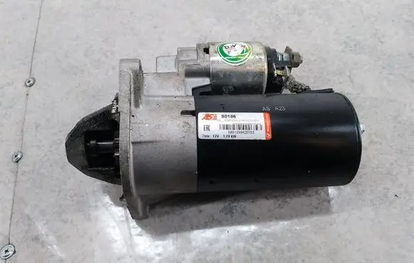 Opel Zafira B Starter motor S0186