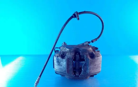 BMW 5 F10 F11 Front brake caliper 688373401
