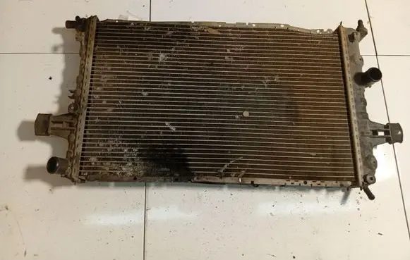 Opel Zafira A Coolant radiator 