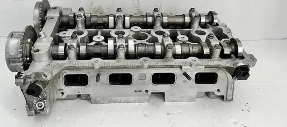 Mitsubishi Outlander Engine head 1005C696 4B12
