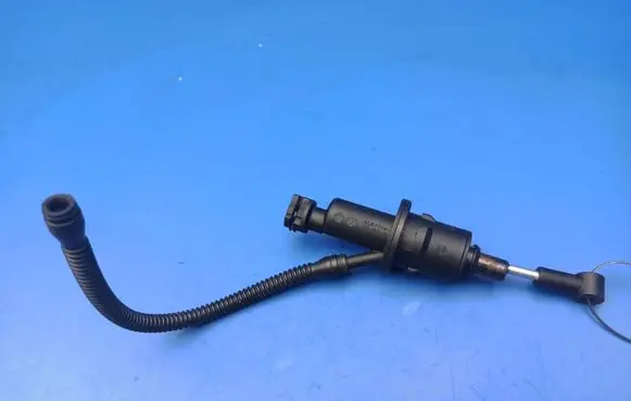 Clutch slave cylinder