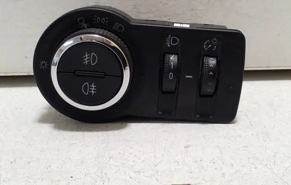Chevrolet Orlando Light switch 13301749