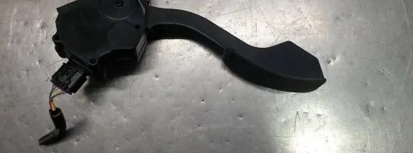 Toyota Prius (XW30) Accelerator throttle pedal 7811012010 1988007310 03M19E00183