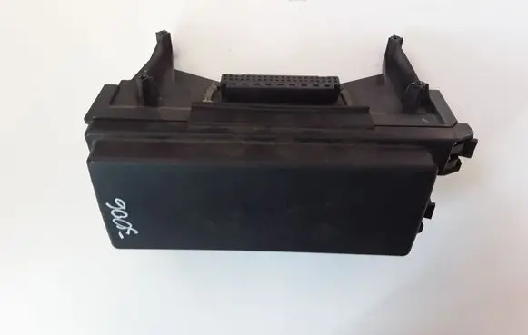 Jeep Grand Cherokee (WK) Fuse module 04692114AC