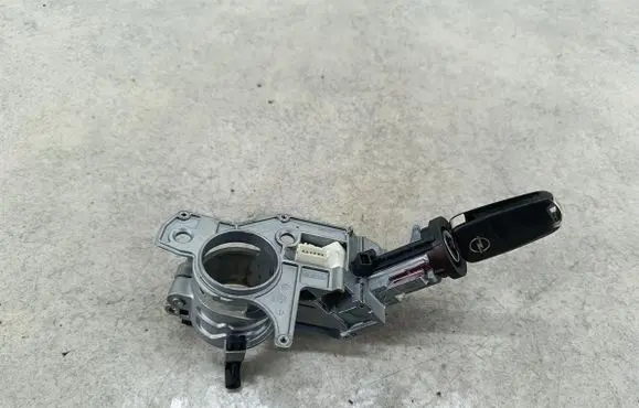 Opel Zafira B Ignition lock N0501881N0501882