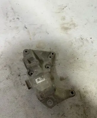 Volvo XC90 A/C compressor mount bracket 31401517 AD76