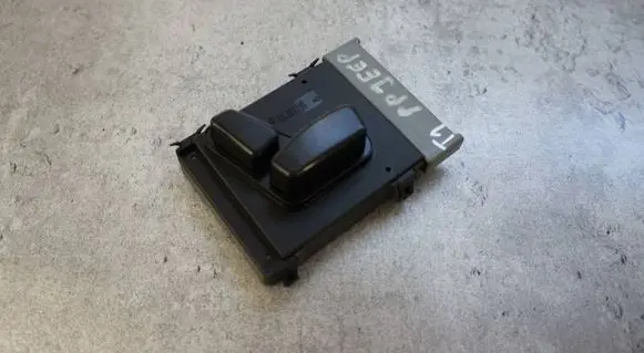 Jeep Grand Cherokee (WK) Seat control switch 