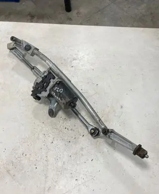 Volvo V70 Front wiper linkage and motor 8648343 404775