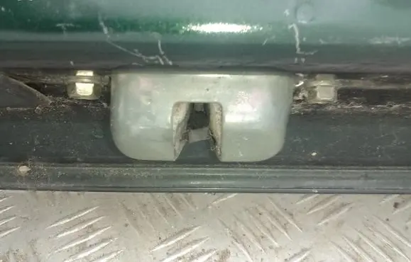Subaru Legacy Tailgate/trunk/boot lock/catch/latch