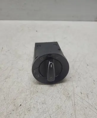 Volkswagen Golf IV Light switch 1C0941531A
