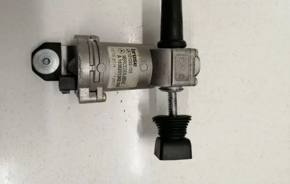 Mercedes-Benz ML W163 Vent window/glass motor 101032105 A1638201342