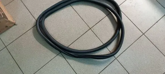 Citroen C5 Aircross Rubber seal front coupe door 