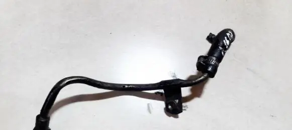 Ford Maverick Fuel line pipe