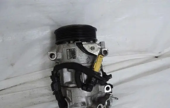 Opel Corsa F Air conditioning (A/C) compressor (pump) 9834780580