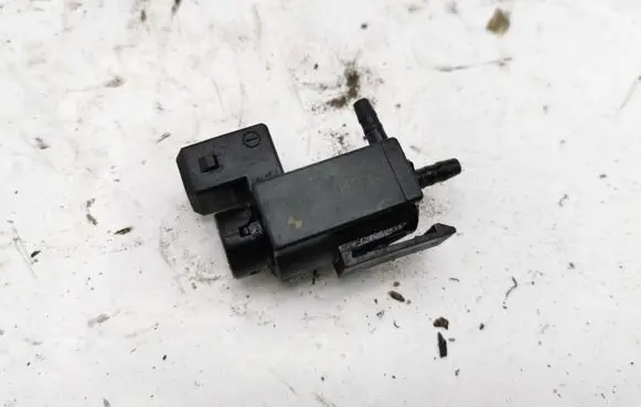 BMW 5 E60 E61 Vacuum valve 72234100 04T062 1742712