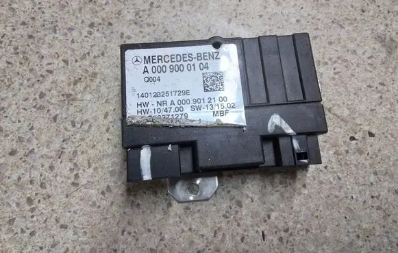 Mercedes-Benz E C207 W207 Fuel injection pump control unit/module A0009000104