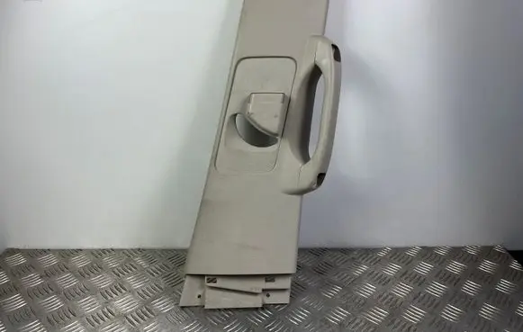 SsangYong Rexton (B) pillar trim (top)