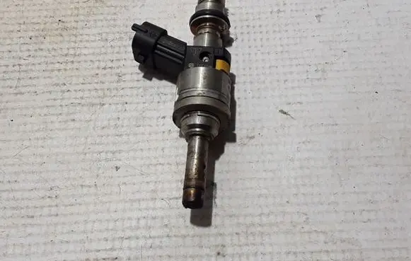 Porsche Panamera (970) Fuel injector 94811012882