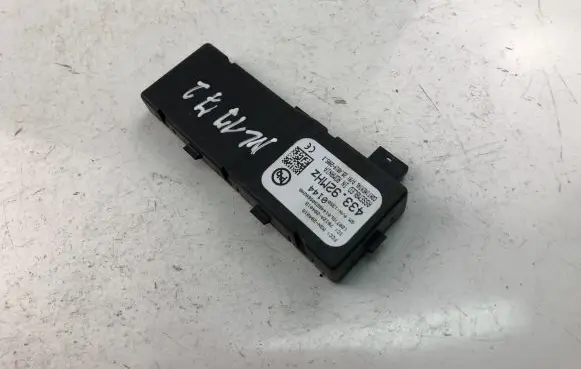 Opel Astra J Door control unit/module 13500144