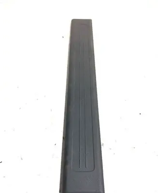 Mercedes-Benz GL X164 Front sill trim cover A1646800435