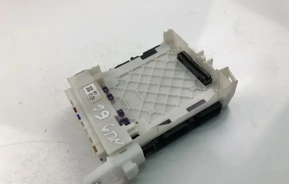 Toyota Yaris Fuse box set 82730K0080