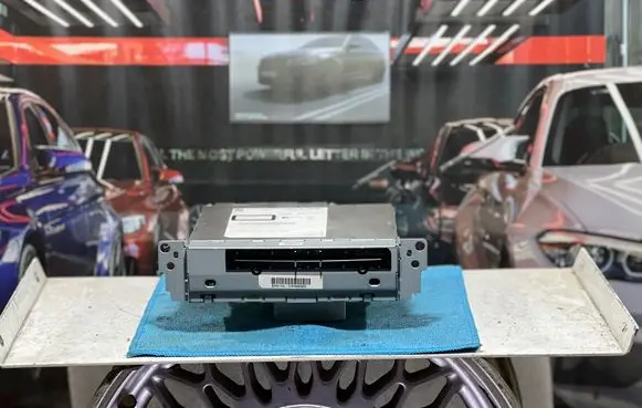 BMW 1 F20 F21 Radio/CD/DVD/GPS head unit 9298938