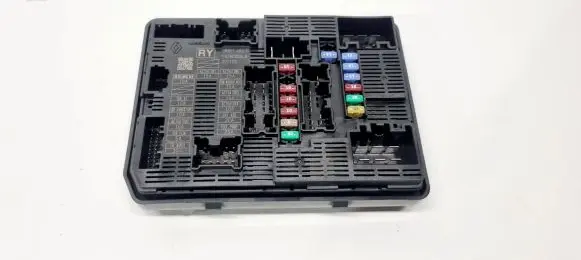 Nissan Qashqai J12 Fuse module 284B76RA1B