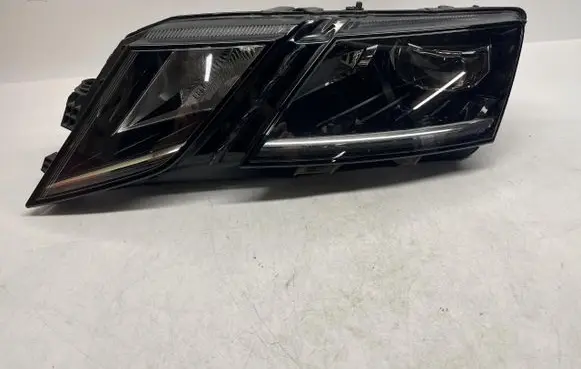 Skoda Octavia Mk1 (1U) Headlight/headlamp 5E1941015D