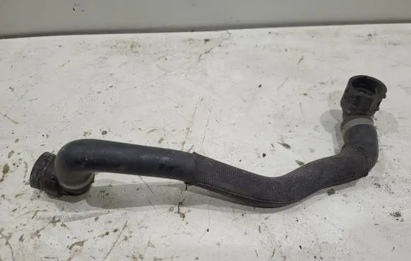 Mercedes-Benz GLC X253 C253 Engine coolant pipe/hose A2135017400