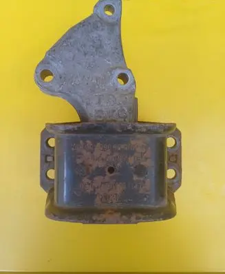 Citroen C4 I Engine mount bracket 9836270080