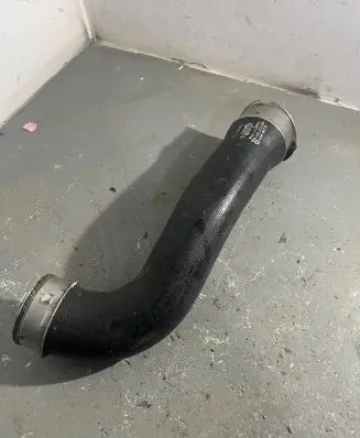 Intercooler hose/pipe
