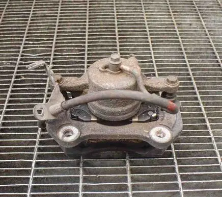 Volkswagen PASSAT B8 Front brake caliper