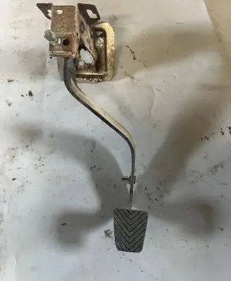 Mitsubishi L200 Clutch pedal 