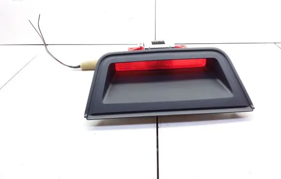Nissan Versa Third/center stoplight 12VW16W VC02100