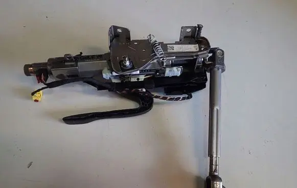 Steering wheel axle set