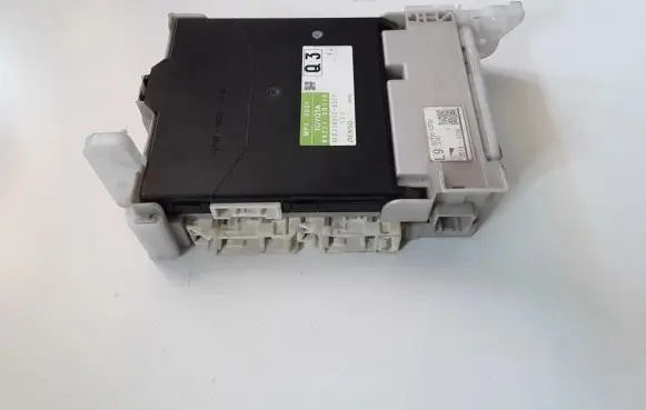 Toyota Yaris Fuse module 892210D110