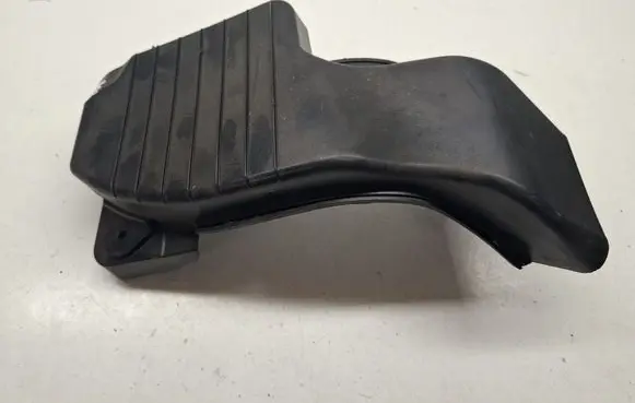 Porsche Macan (95B) Air intake duct part 95B317017