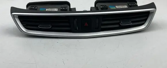 Nissan Qashqai Dash center air vent grill 687504EA0A