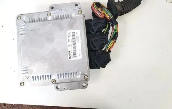 Volvo S40, V40 Engine control unit/module 0281010441 hom820065996