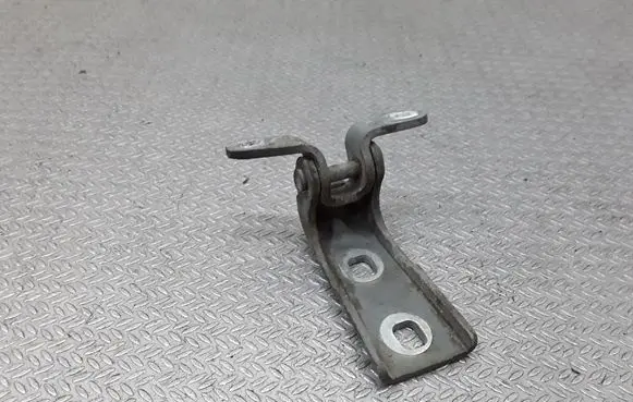 Cadillac CTS Front door lower hinge 