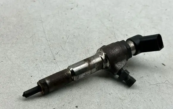 Volvo V60 Fuel injector 9802448680